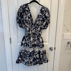 Waimari Embroidered Dress

Floral Navy and White Dress